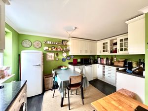Dining Kitchen- click for photo gallery